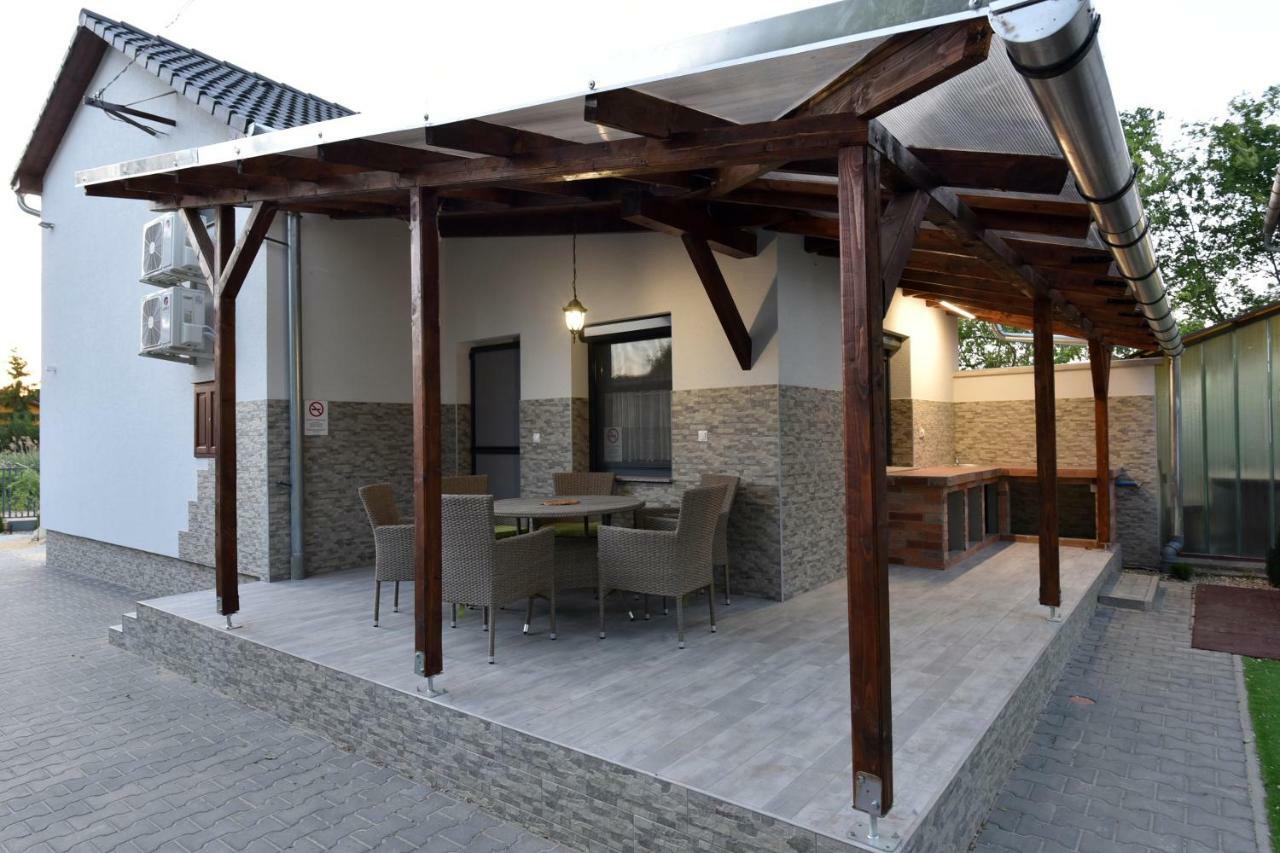 Sirály Apartman Hajdúnánás Exterior foto
