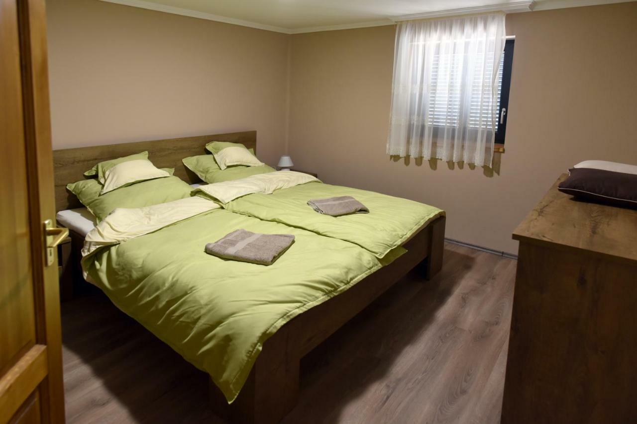 Sirály Apartman Hajdúnánás Exterior foto
